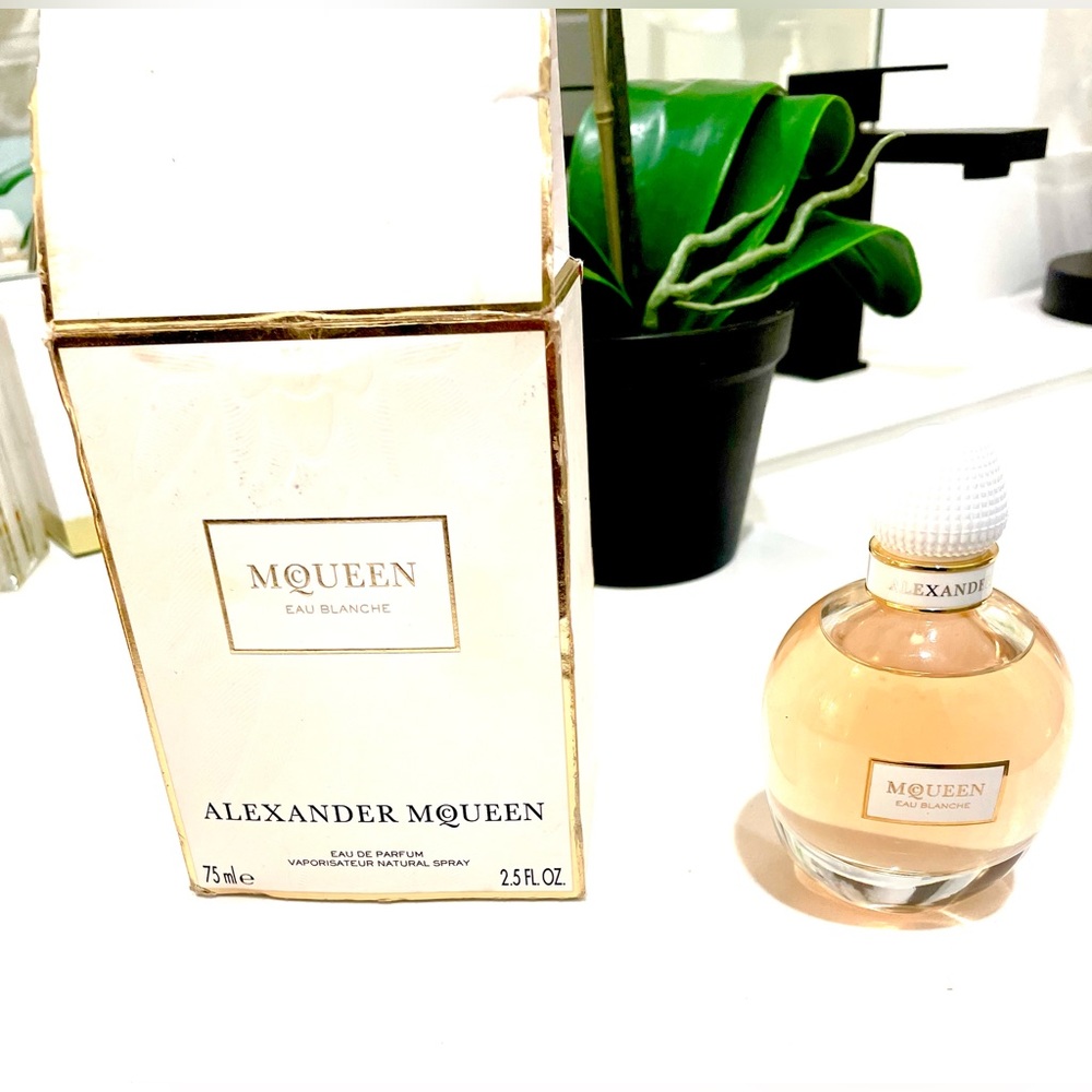 Alexander McQueen Women’s Eau de Perfume Blanche 2.5 Oz perfume Made in …
